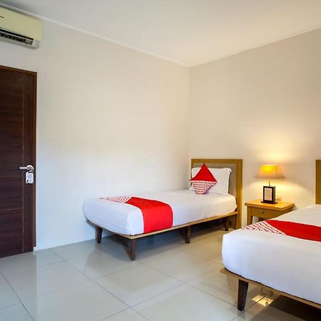 Oyo 107 Kusuma Kemang Suite Jakarta Kültér fotó