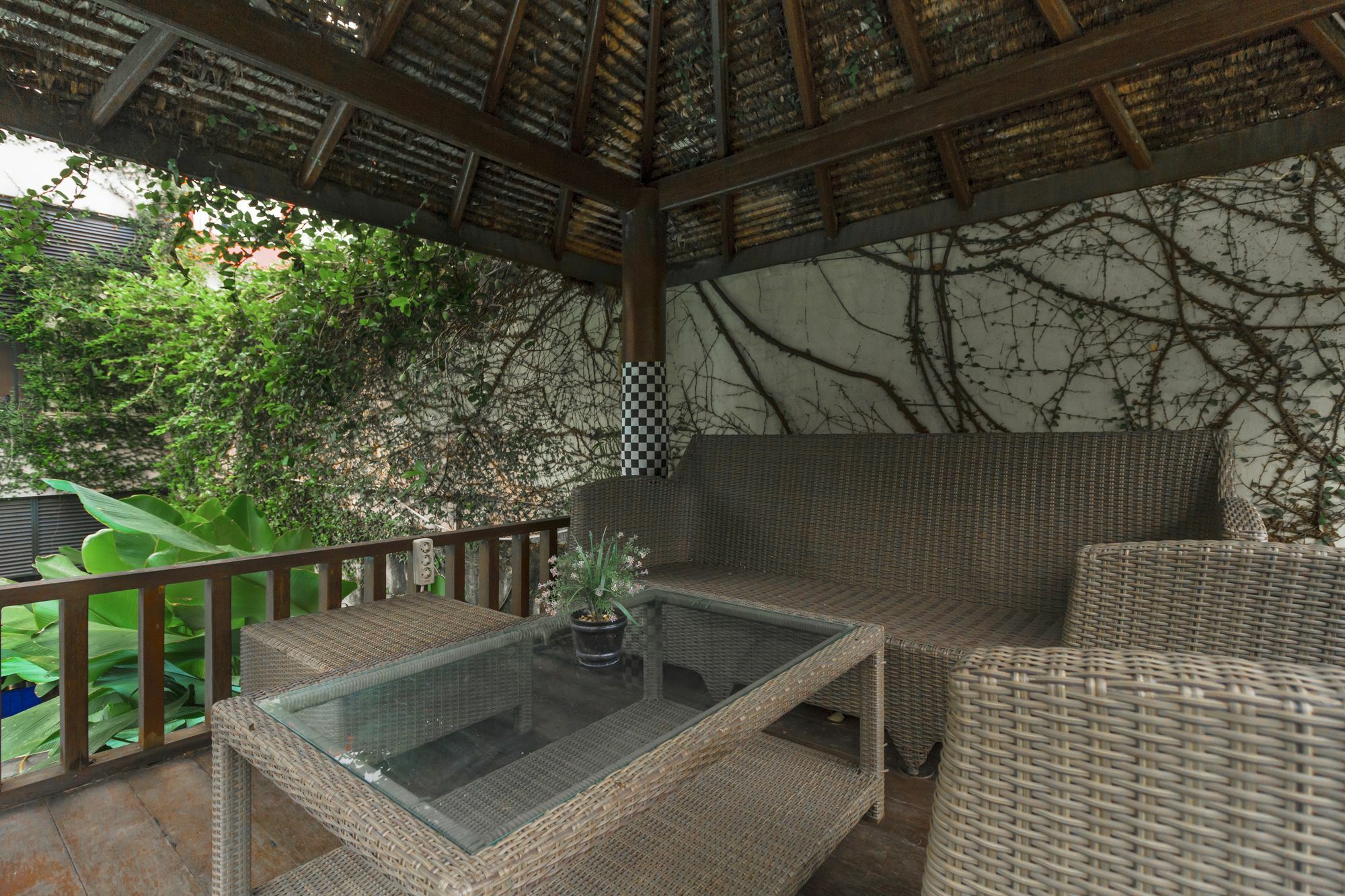 Oyo 107 Kusuma Kemang Suite Jakarta Kültér fotó